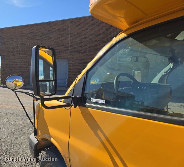 image for item ET5241 2014 Chevrolet Express school bus