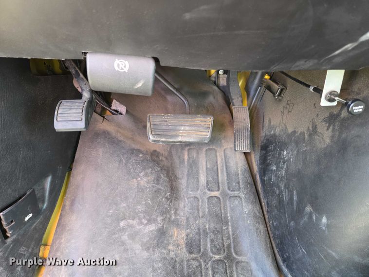 image for item ET5241 2014 Chevrolet Express school bus