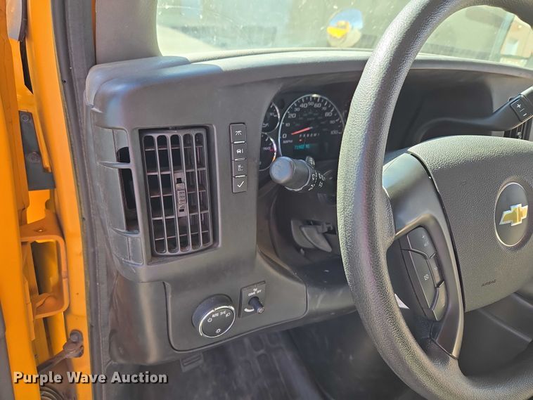 image for item ET5241 2014 Chevrolet Express school bus