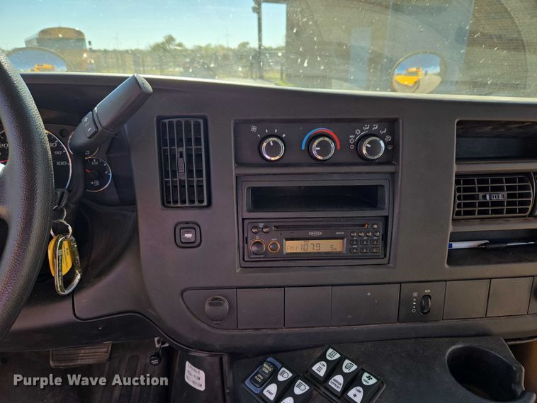 image for item ET5241 2014 Chevrolet Express school bus