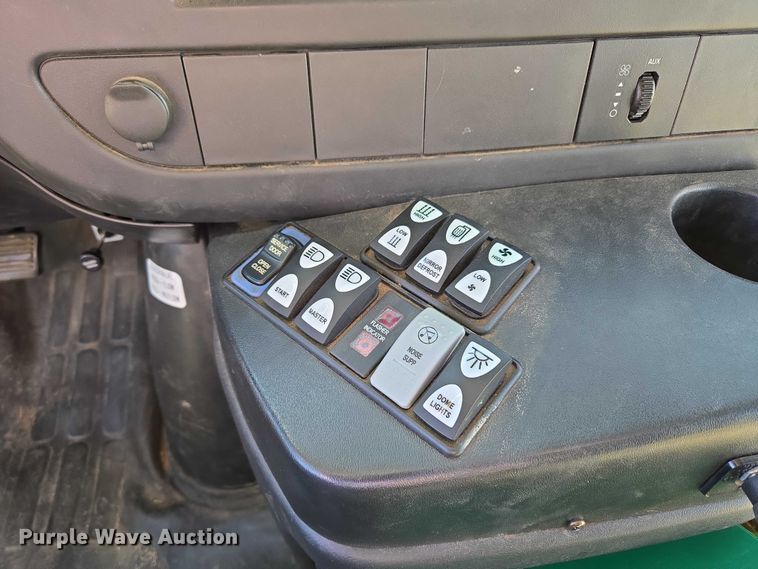 image for item ET5241 2014 Chevrolet Express school bus