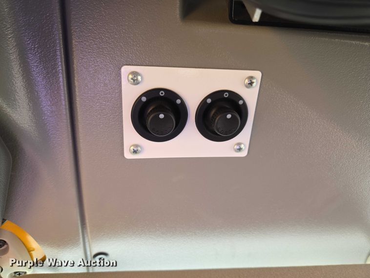 image for item ET5241 2014 Chevrolet Express school bus