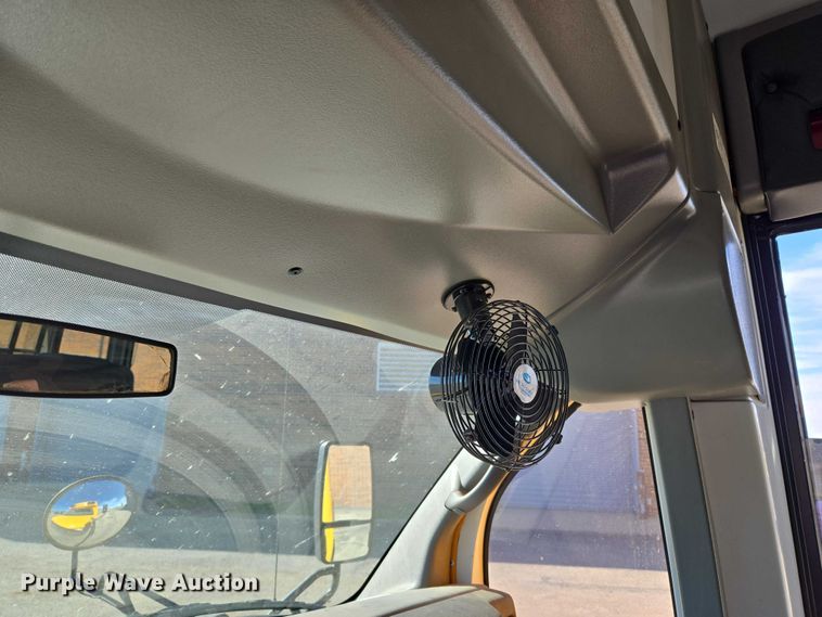 image for item ET5241 2014 Chevrolet Express school bus