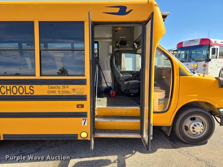 image for item ET5241 2014 Chevrolet Express school bus