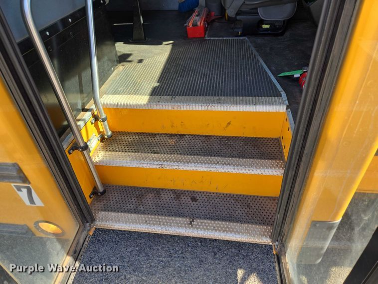 image for item ET5241 2014 Chevrolet Express school bus