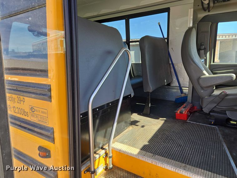 image for item ET5241 2014 Chevrolet Express school bus