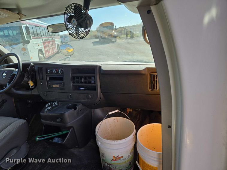 image for item ET5241 2014 Chevrolet Express school bus