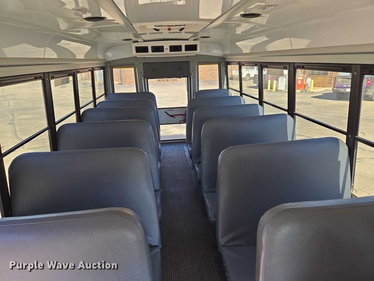 image for item ET5241 2014 Chevrolet Express school bus