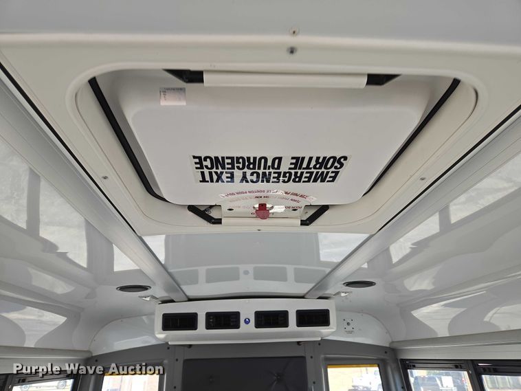 image for item ET5241 2014 Chevrolet Express school bus