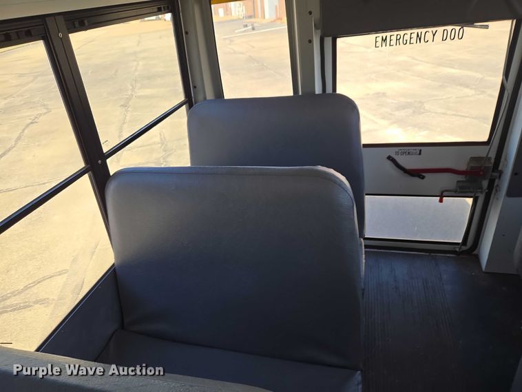 image for item ET5241 2014 Chevrolet Express school bus