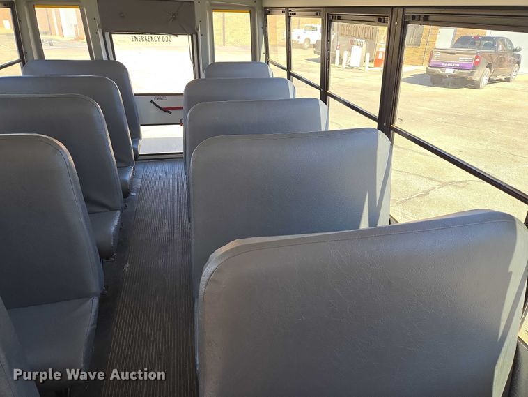 image for item ET5241 2014 Chevrolet Express school bus