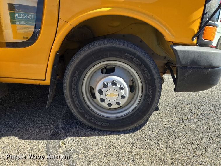 image for item ET5241 2014 Chevrolet Express school bus