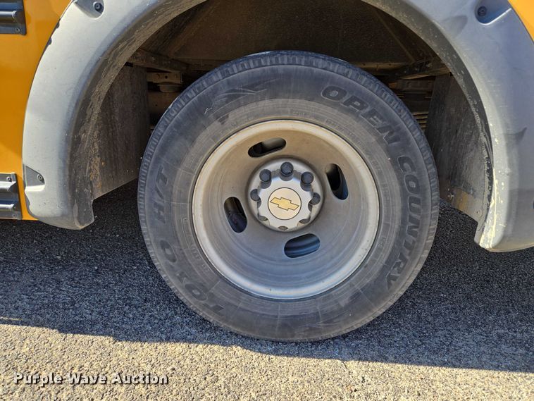 image for item ET5241 2014 Chevrolet Express school bus