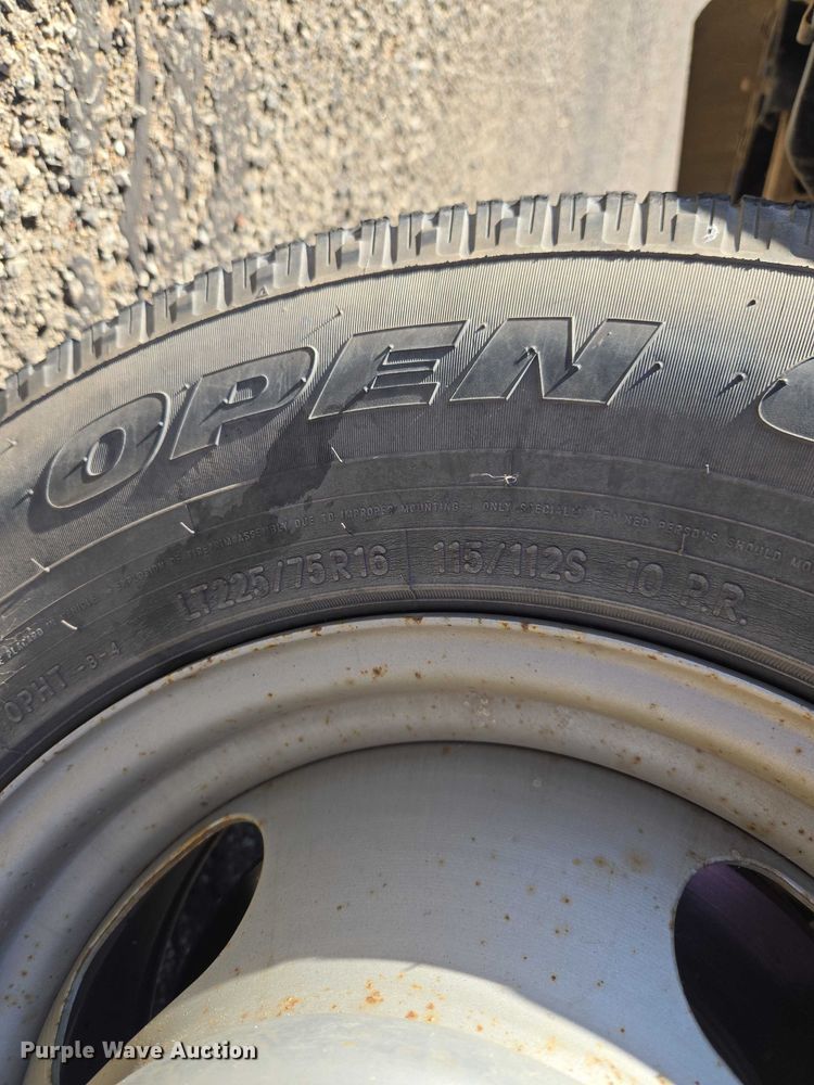 image for item ET5241 2014 Chevrolet Express school bus