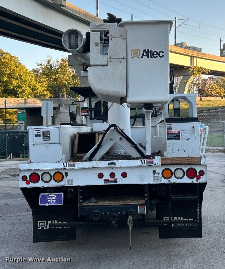 image for item ET6587 2014 International 4300 forestry bucket truck