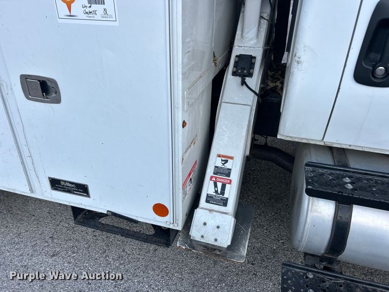 image for item ET6587 2014 International 4300 forestry bucket truck