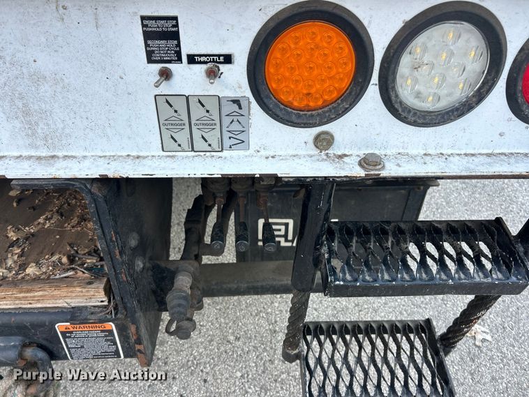 image for item ET6587 2014 International 4300 forestry bucket truck