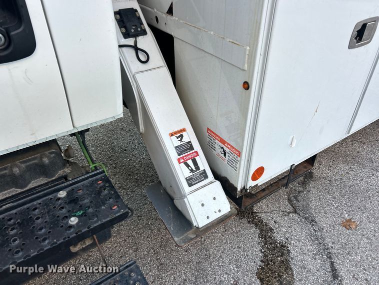 image for item ET6587 2014 International 4300 forestry bucket truck