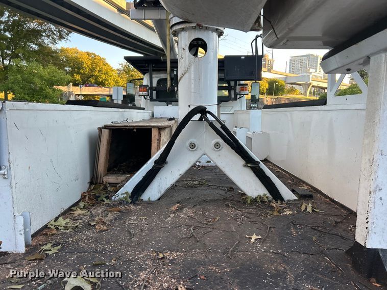 image for item ET6587 2014 International 4300 forestry bucket truck