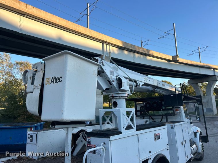 image for item ET6587 2014 International 4300 forestry bucket truck