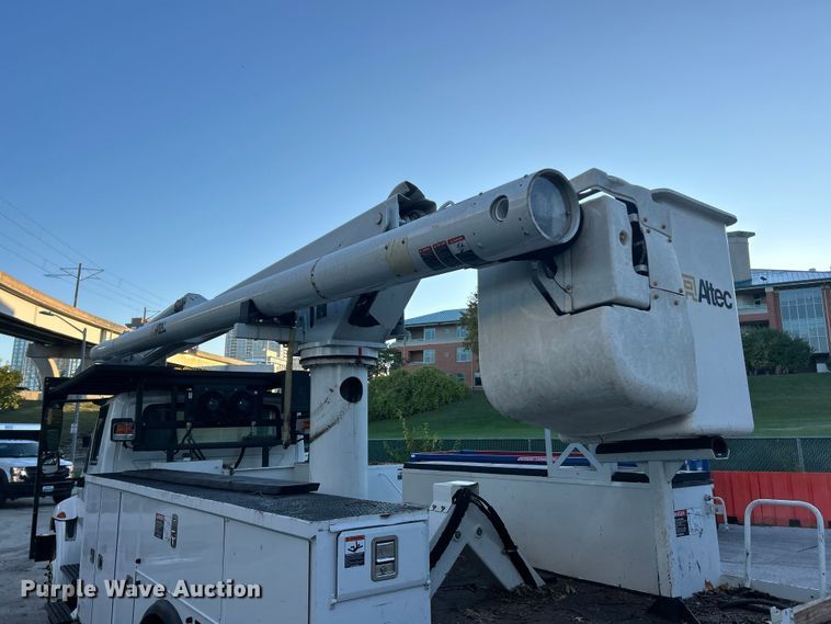 image for item ET6587 2014 International 4300 forestry bucket truck