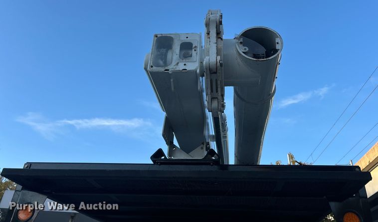 image for item ET6587 2014 International 4300 forestry bucket truck