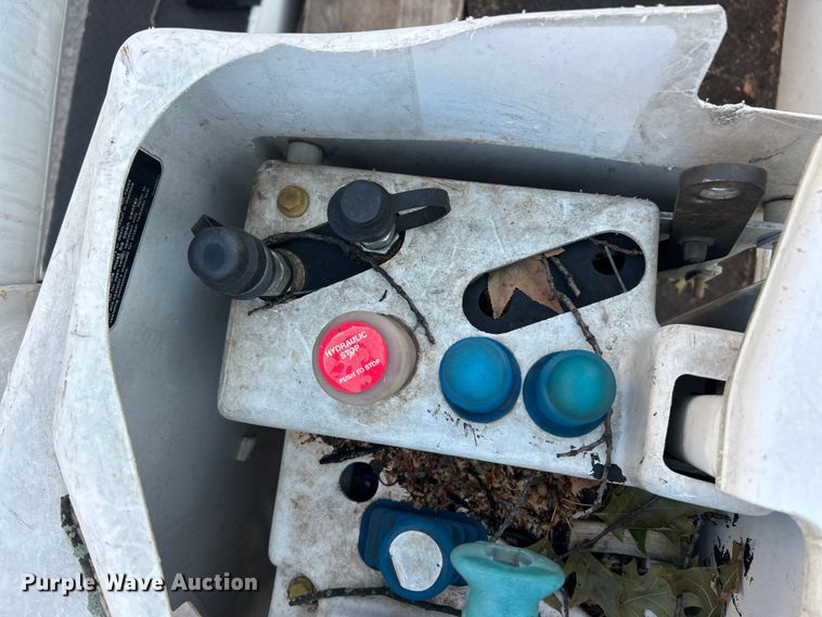 image for item ET6587 2014 International 4300 forestry bucket truck