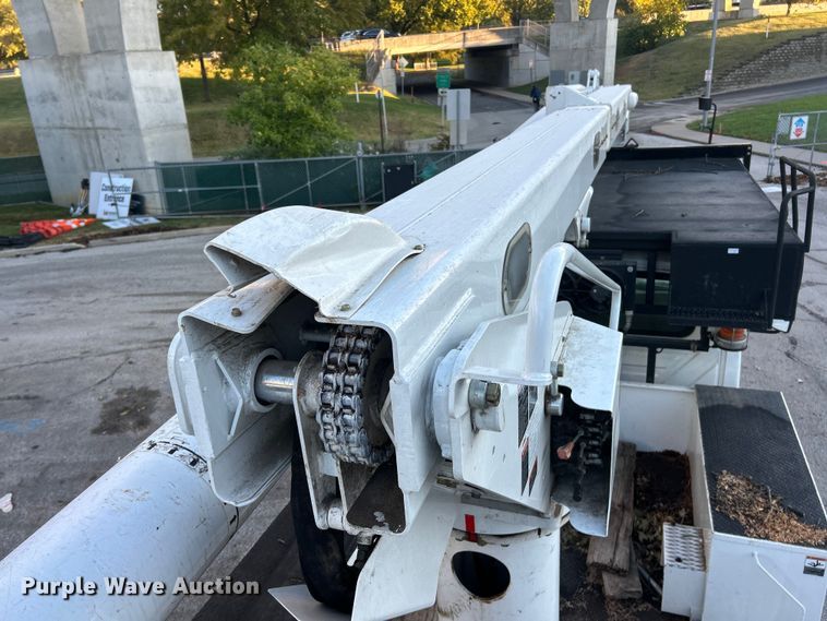 image for item ET6587 2014 International 4300 forestry bucket truck