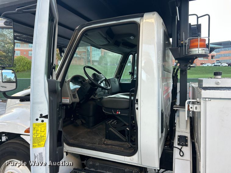 image for item ET6587 2014 International 4300 forestry bucket truck