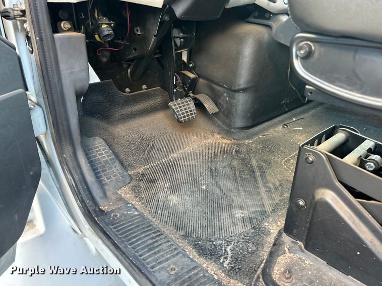 image for item ET6587 2014 International 4300 forestry bucket truck