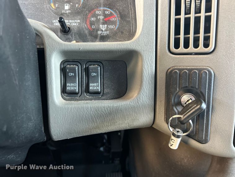 image for item ET6587 2014 International 4300 forestry bucket truck