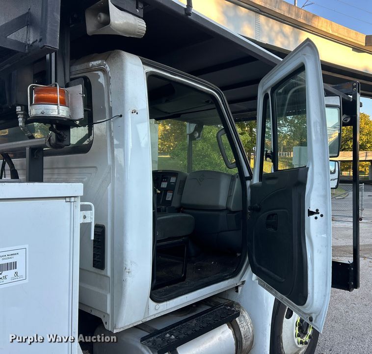 image for item ET6587 2014 International 4300 forestry bucket truck