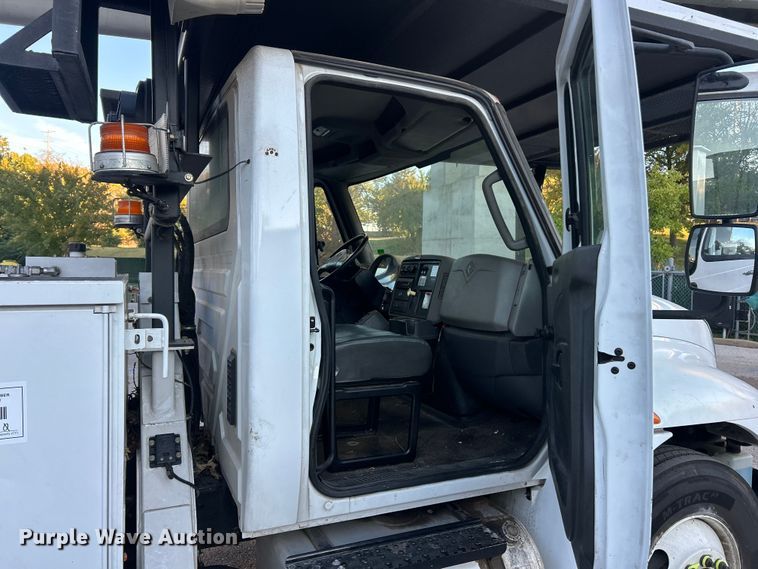 image for item ET6587 2014 International 4300 forestry bucket truck