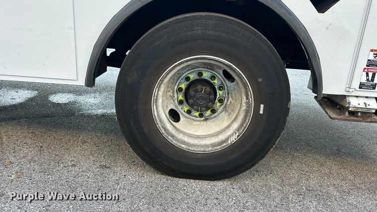 image for item ET6587 2014 International 4300 forestry bucket truck