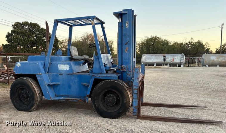 image for item ET7177 Komatsu FD70-3 forklift