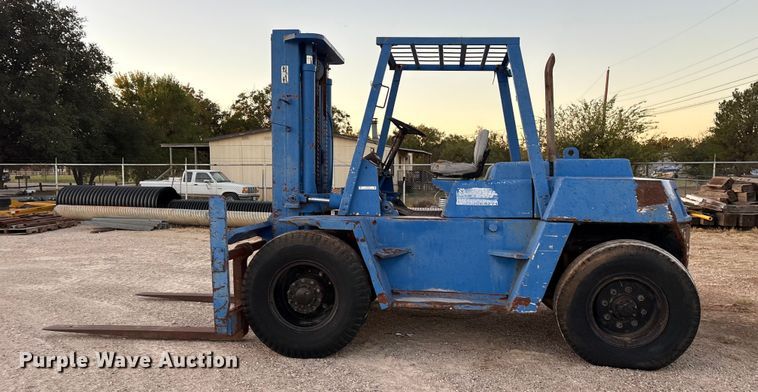 image for item ET7177 Komatsu FD70-3 forklift