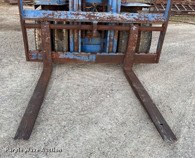 image for item ET7177 Komatsu FD70-3 forklift