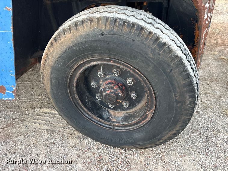 image for item ET7177 Komatsu FD70-3 forklift