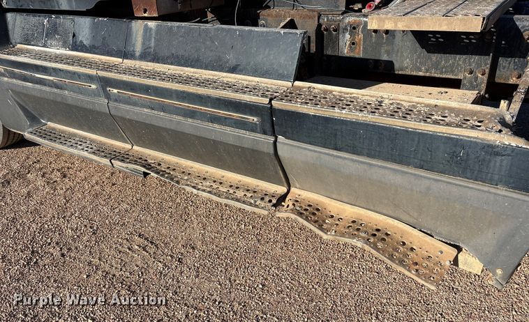 image for item ET7178 1990 Freightliner FLD semi truck