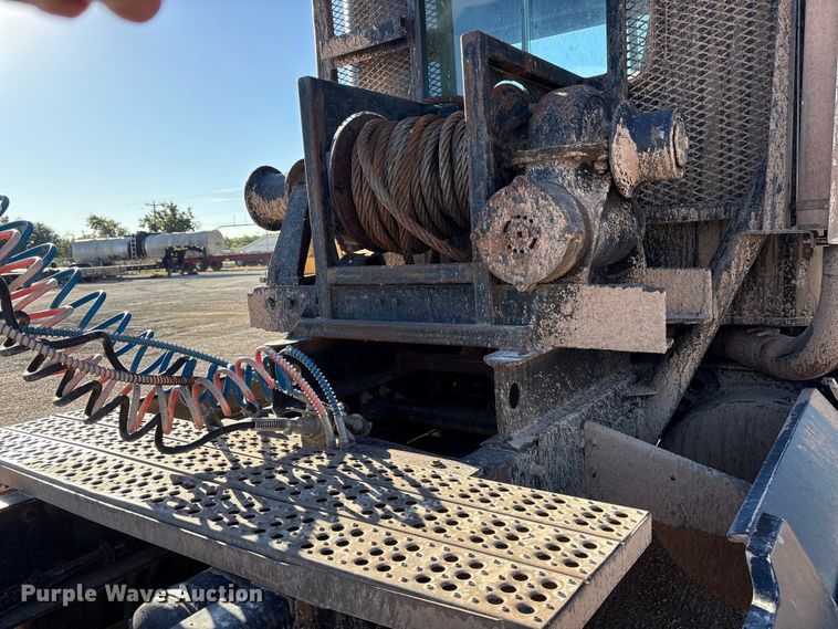 image for item ET7178 1990 Freightliner FLD semi truck