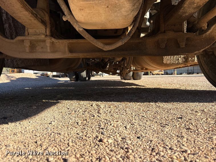 image for item ET7178 1990 Freightliner FLD semi truck