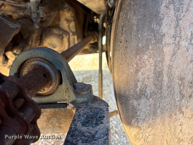 image for item ET7178 1990 Freightliner FLD semi truck