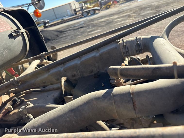 image for item ET7178 1990 Freightliner FLD semi truck