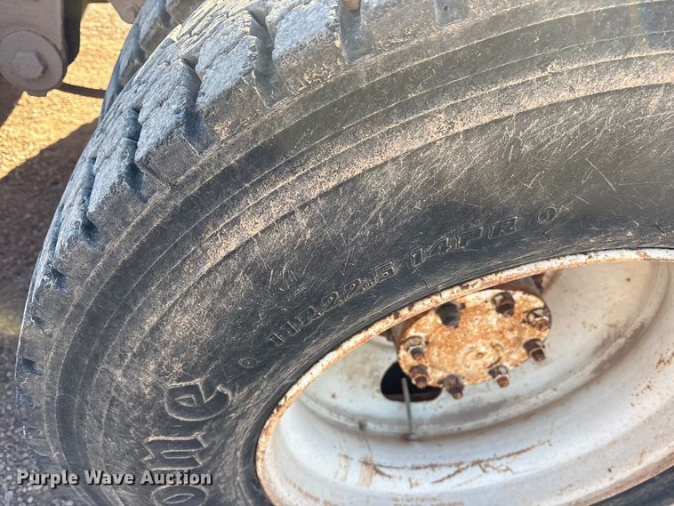 image for item ET7178 1990 Freightliner FLD semi truck