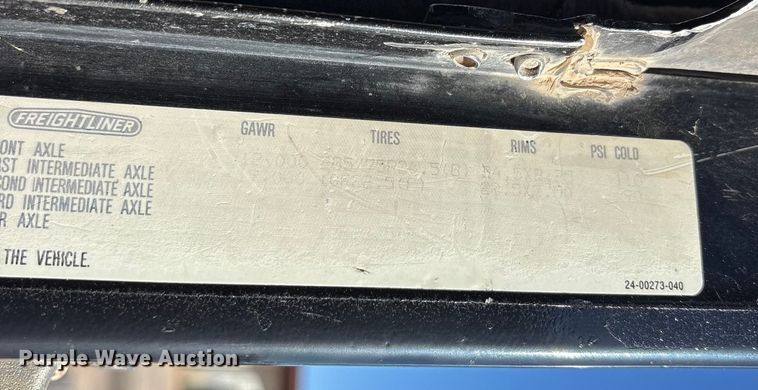 image for item ET7178 1990 Freightliner FLD semi truck