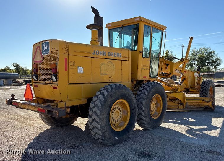 image for item ET7179 1991 John Deere 770BH motor grader