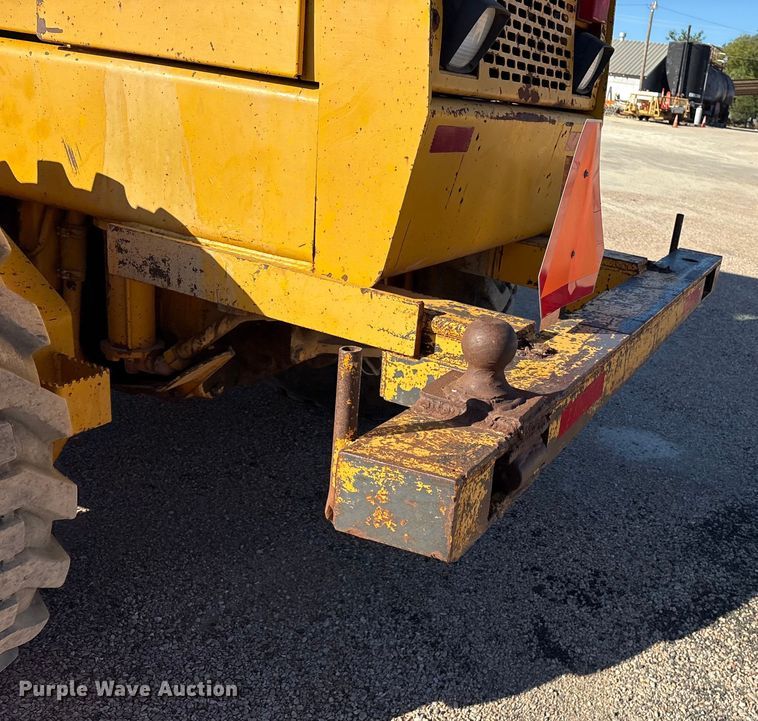 image for item ET7179 1991 John Deere 770BH motor grader