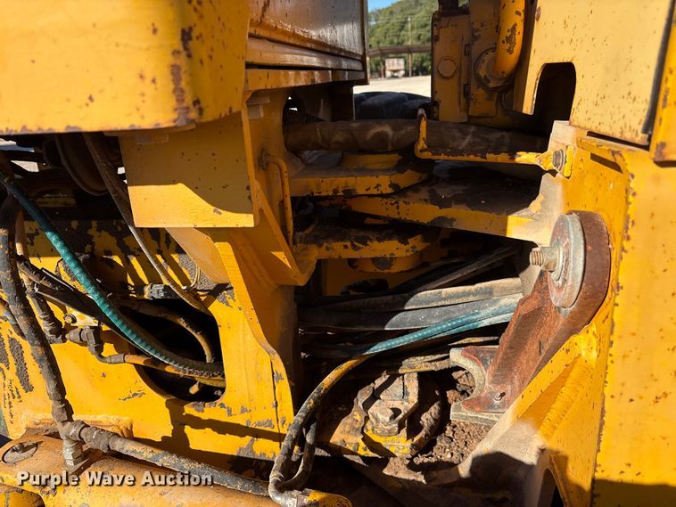 image for item ET7179 1991 John Deere 770BH motor grader