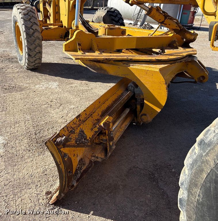 image for item ET7179 1991 John Deere 770BH motor grader