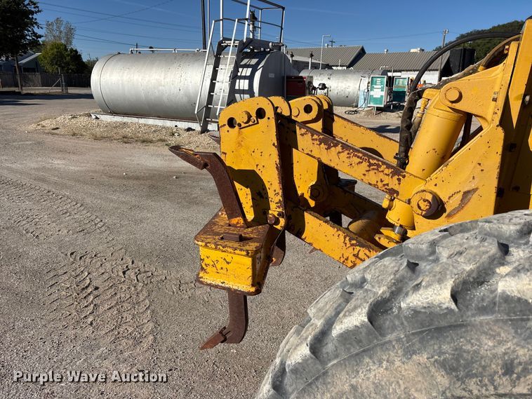 image for item ET7179 1991 John Deere 770BH motor grader